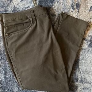 Men’s Lulu Lemon Slim Fit ABC Pant *Shorter Length*